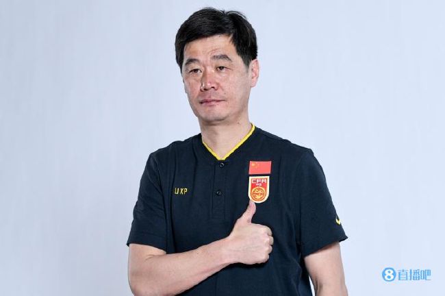 那群狼怕是还守在那吧？一咬牙，他开始翻墙了。